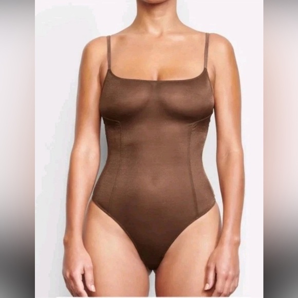 NEW SKIMS sheer sculpt low back thong bodysuit - Picture 1 of 5